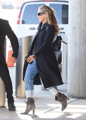 Sarah Jessica Parker - Arrives at JFK airport in New York City