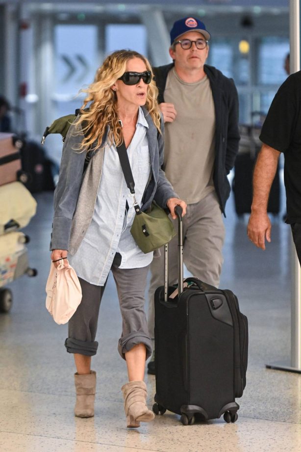 Sarah Jessica Parker - Arrives at JFK Airport in New York