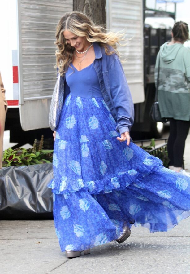 Sarah Jessica Parker - Filming 'And Just Like That' in Chelsea Market in New York