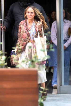 Sarah Jessica Parker - Filming 'And Just Like That' in New York