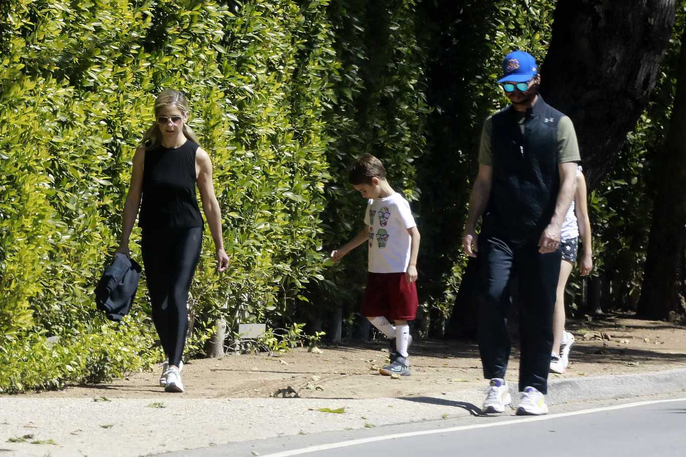Sarah Michelle Gellar â€“ Goes for a walk with her fanily in Los Angeles