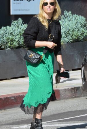 Sarah Michelle Gellar - Out and about in Brentwood