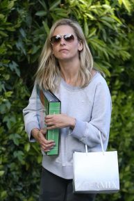 Sarah Michelle Gellar - Out in Brentwood