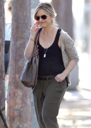 Sarah Michelle Gellar - out in Brentwood