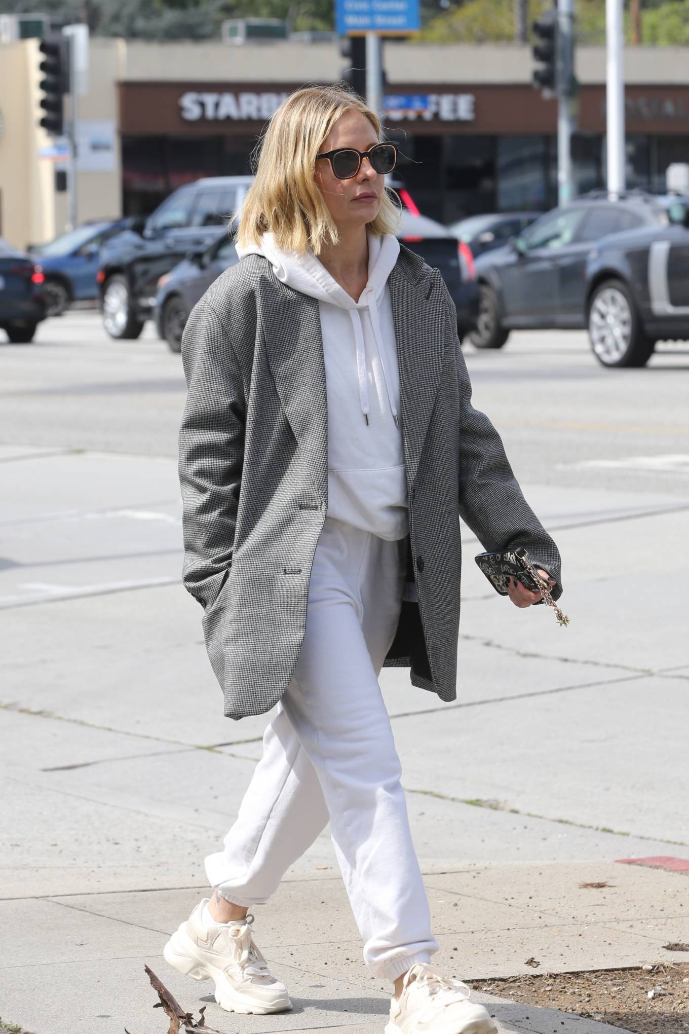 Sarah Michelle Gellar 2023 : Sarah Michelle Gellar – Shopping candids in Brentwood-10
