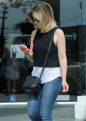 Sarah Michelle Gellar in jeans Walking out in LA