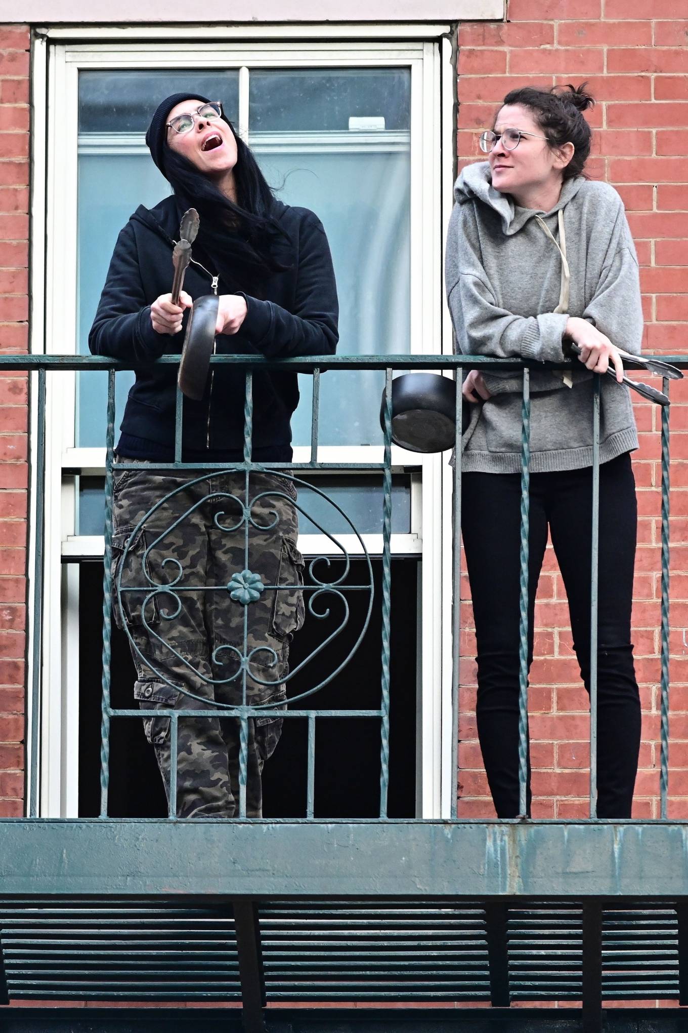 Sarah Silverman â€“ Walking out to her balcony in New York