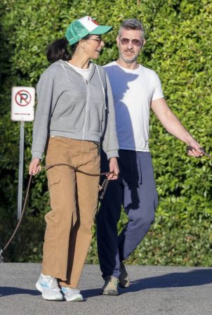Sarah Silverman - With her boyfriend Rory Albanese out in Los Angeles