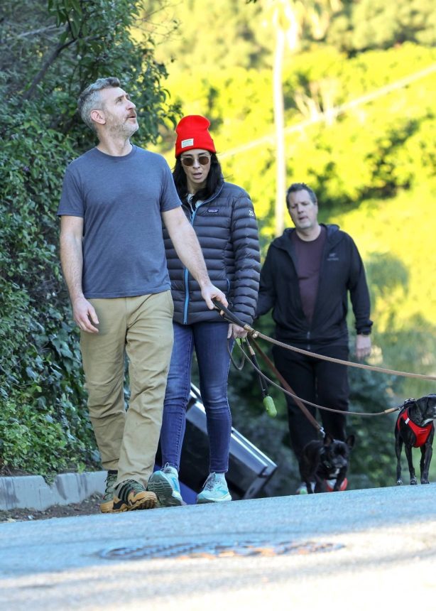 Sarah Silverman - With Rory Albanese enjoy a stroll in Los Angeles