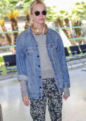 Sasha Luss - Arriving at Nice Airport