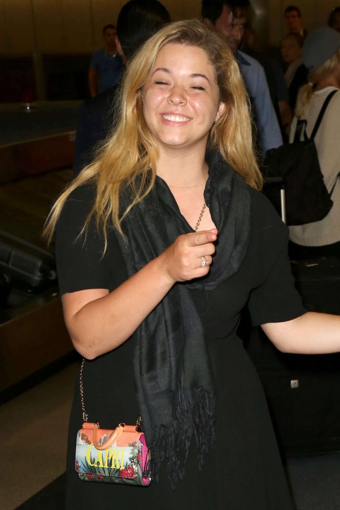Sasha Pieterse - Arriving at LAX Airport in Los Angeles