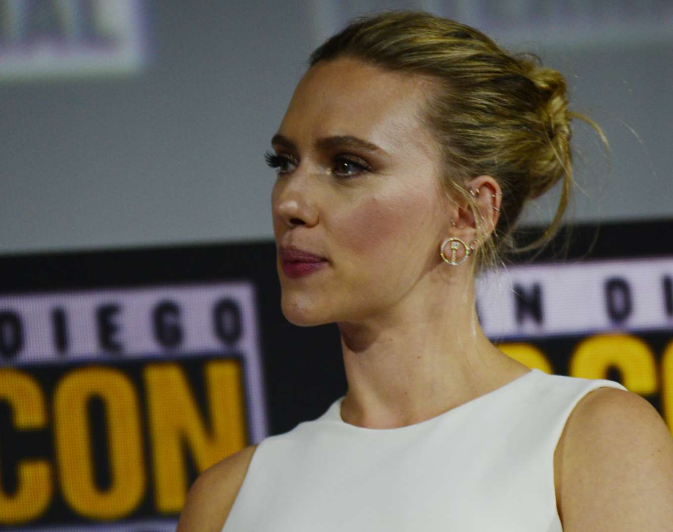 Scarlett Johansson and Rachel Weisz â€“ â€˜Black Widowâ€™ Panel at Comic-Con 2019 in San Diego