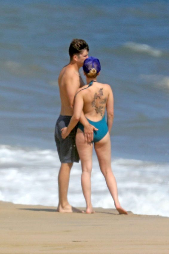 Scarlett Johansson - Bikini candids at a beach in NY -01 | GotCeleb