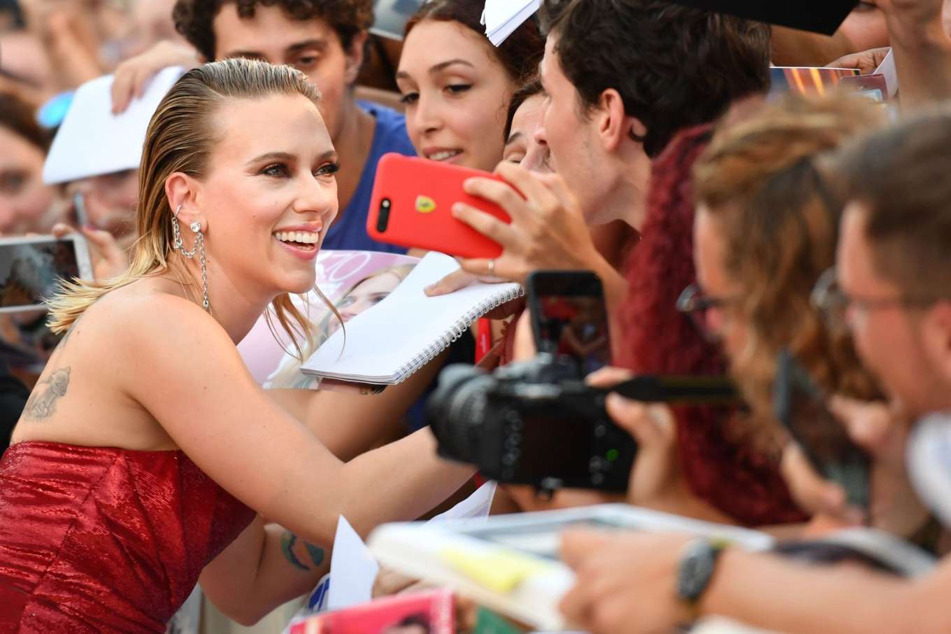 Scarlett Johansson â€“ In red dress at â€˜Marriage Storyâ€™ Screening at 2019 Venice Film Festival (adds)