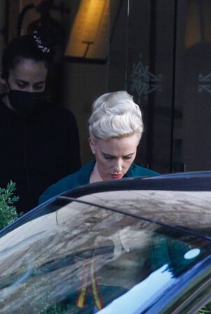 Scarlett Johansson - Spotted on the set of 'Asteroid City' in Madrid