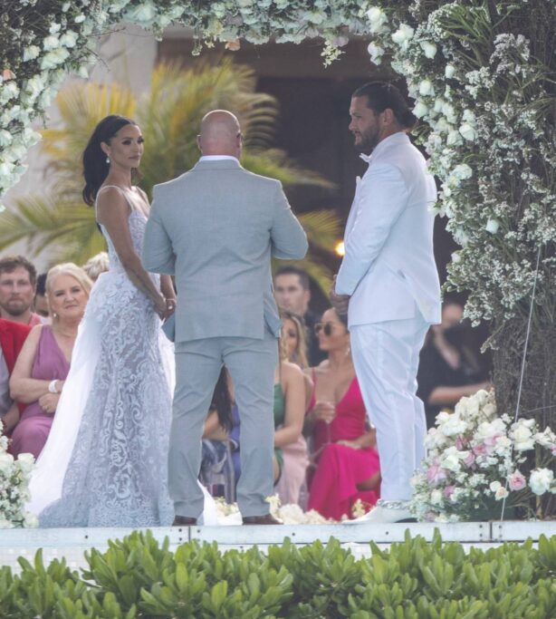 Scheana Shay - With Brock Davies get married in Cancun