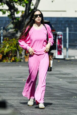 Scout Willis - In all pink while visiting a doctor's office in Hollywood
