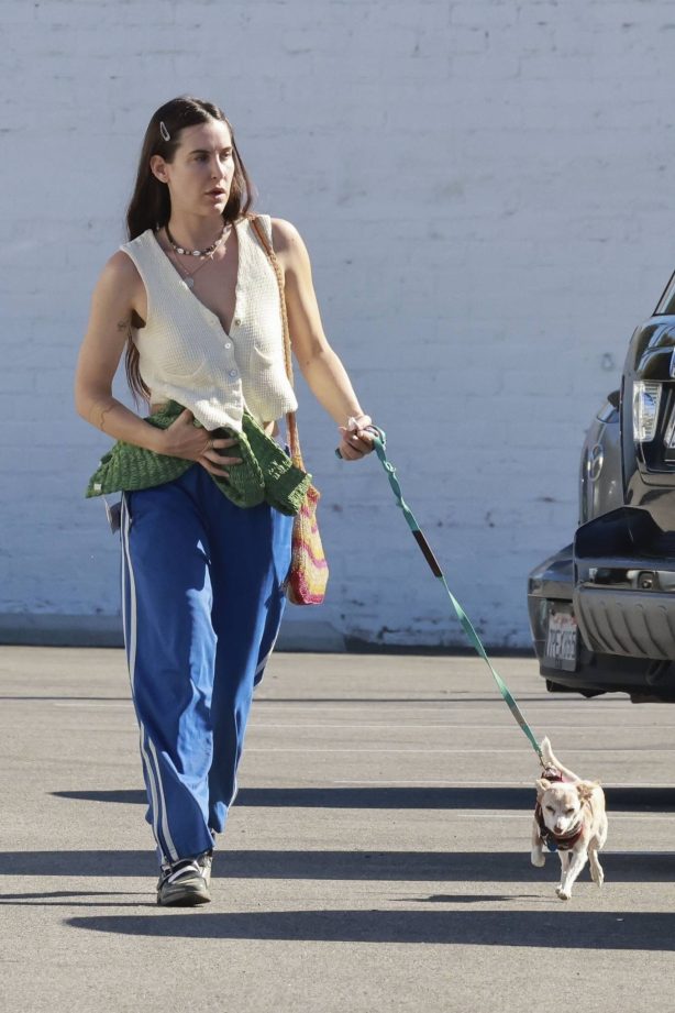 Scout Willis - Seen at FedEx with dog
