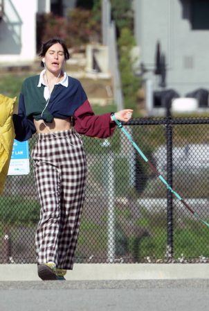 Scout Willis - Seen while out for a walk with her dog in Los Angeles