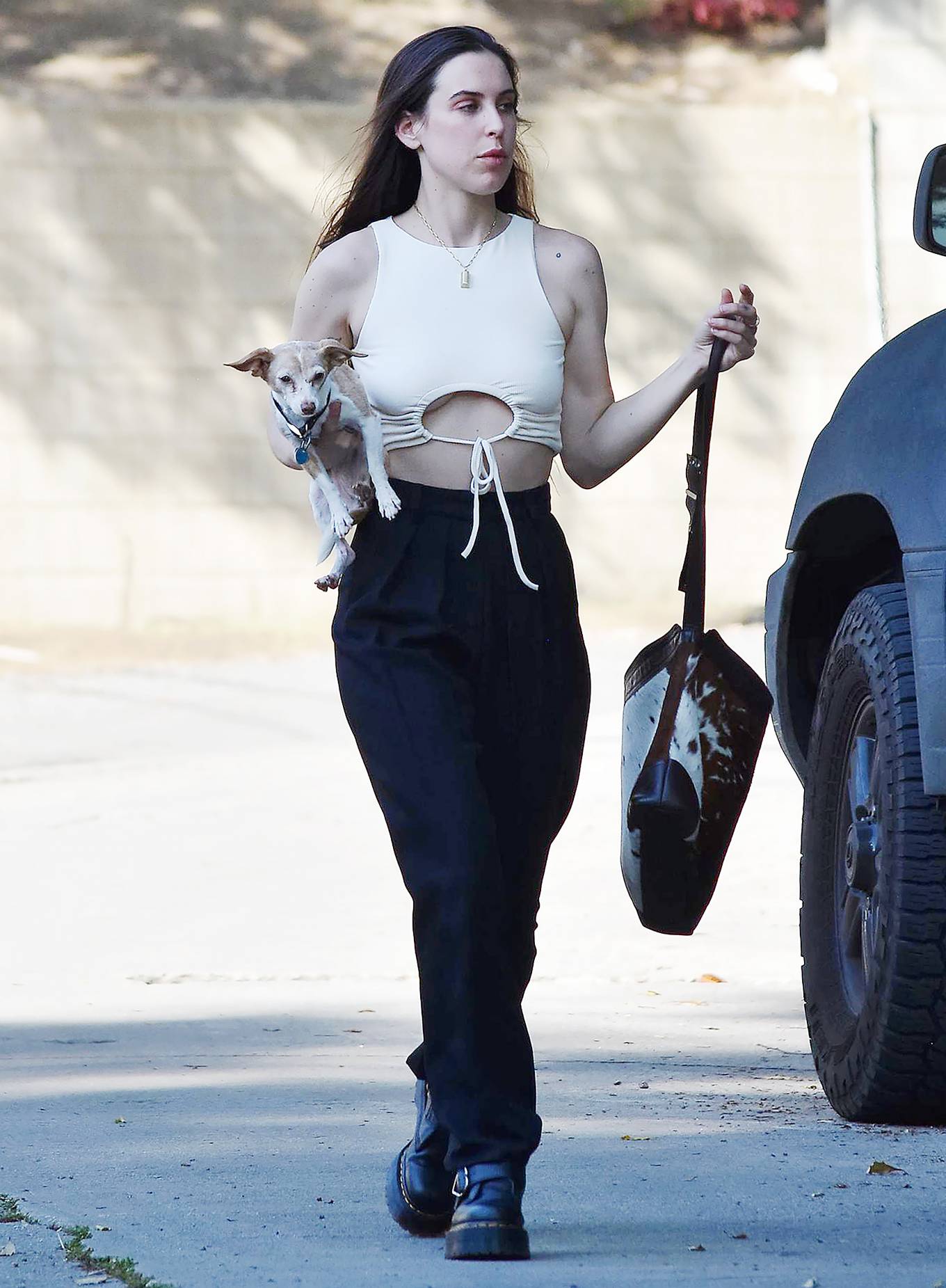 Scout Willis - Seen with her pooch in Los Angeles