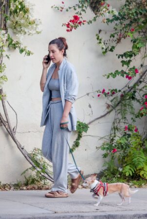 Scout Willis - Takes her dog Grandma for a walk in Los Angeles
