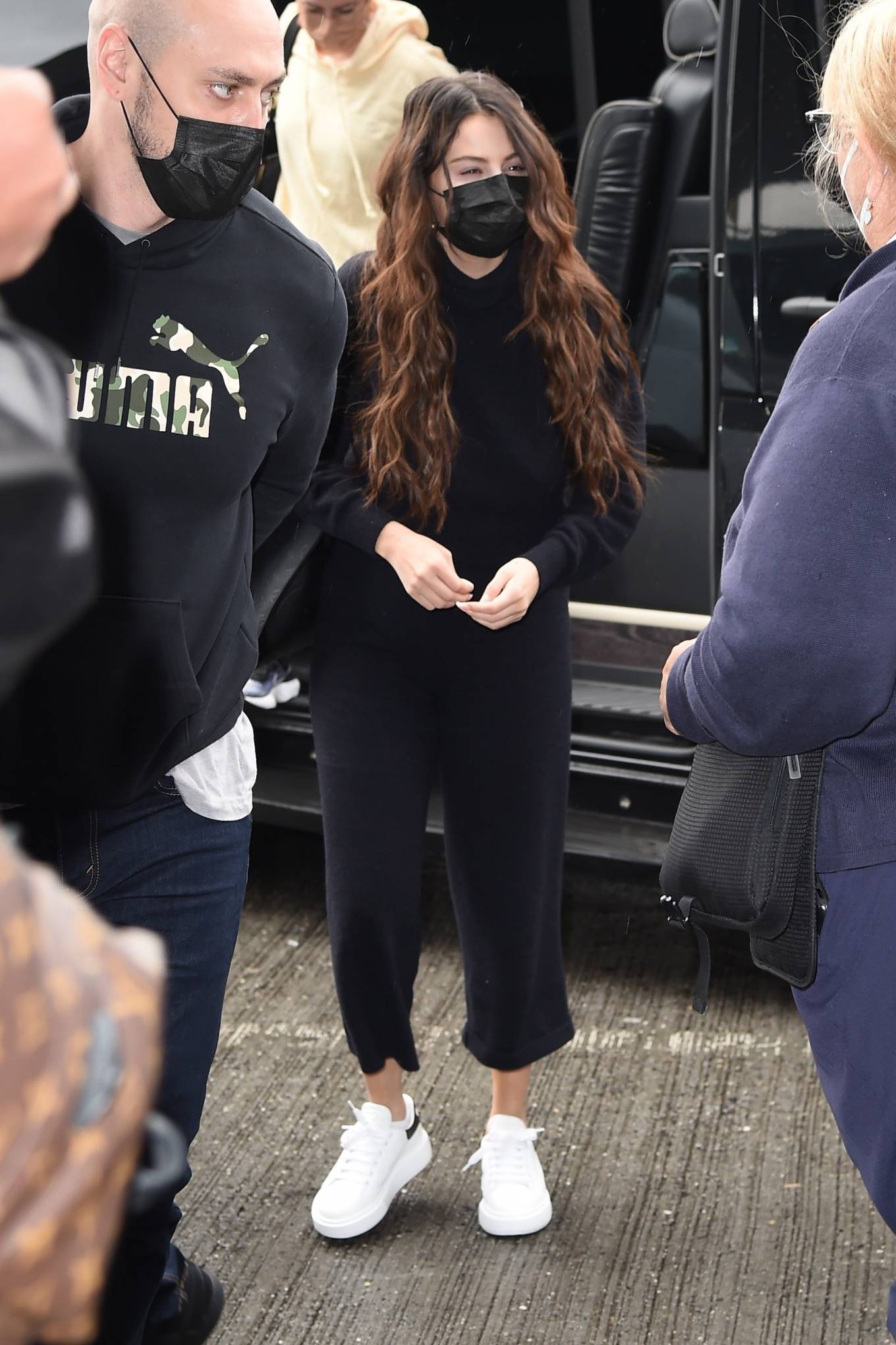Selena Gomez 2021 : Selena Gomez – Arrives at JFK Airport in New York-03