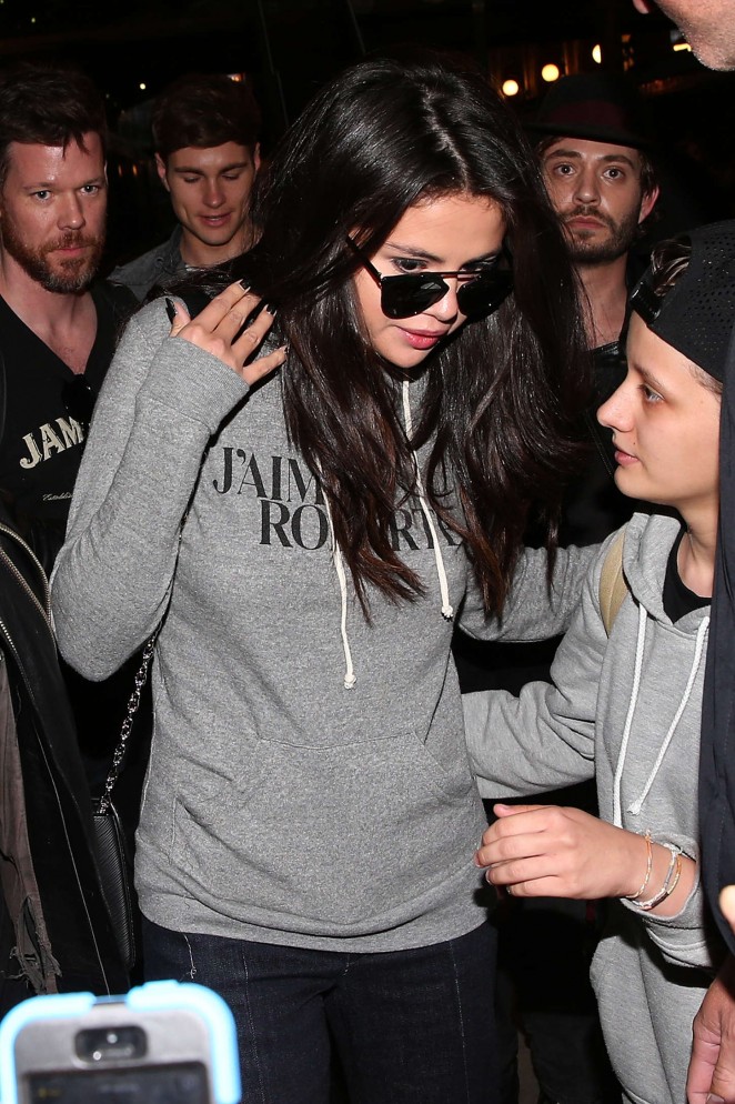 Selena Gomez - Arriving at Gare Du Nord Airport in Paris
