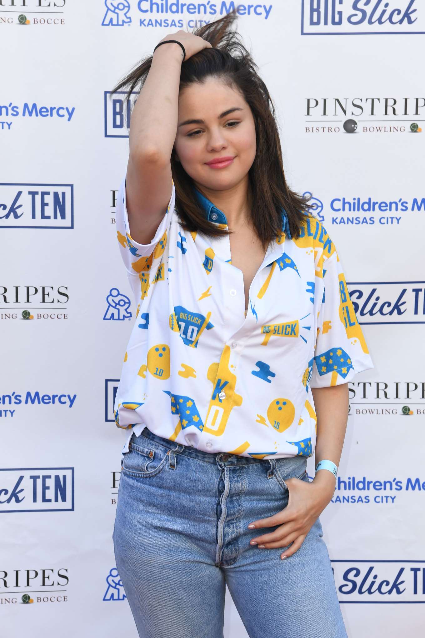 Selena Gomez â€“ Big Slick Celebrity Weekend Bowling Tournament In Kansas