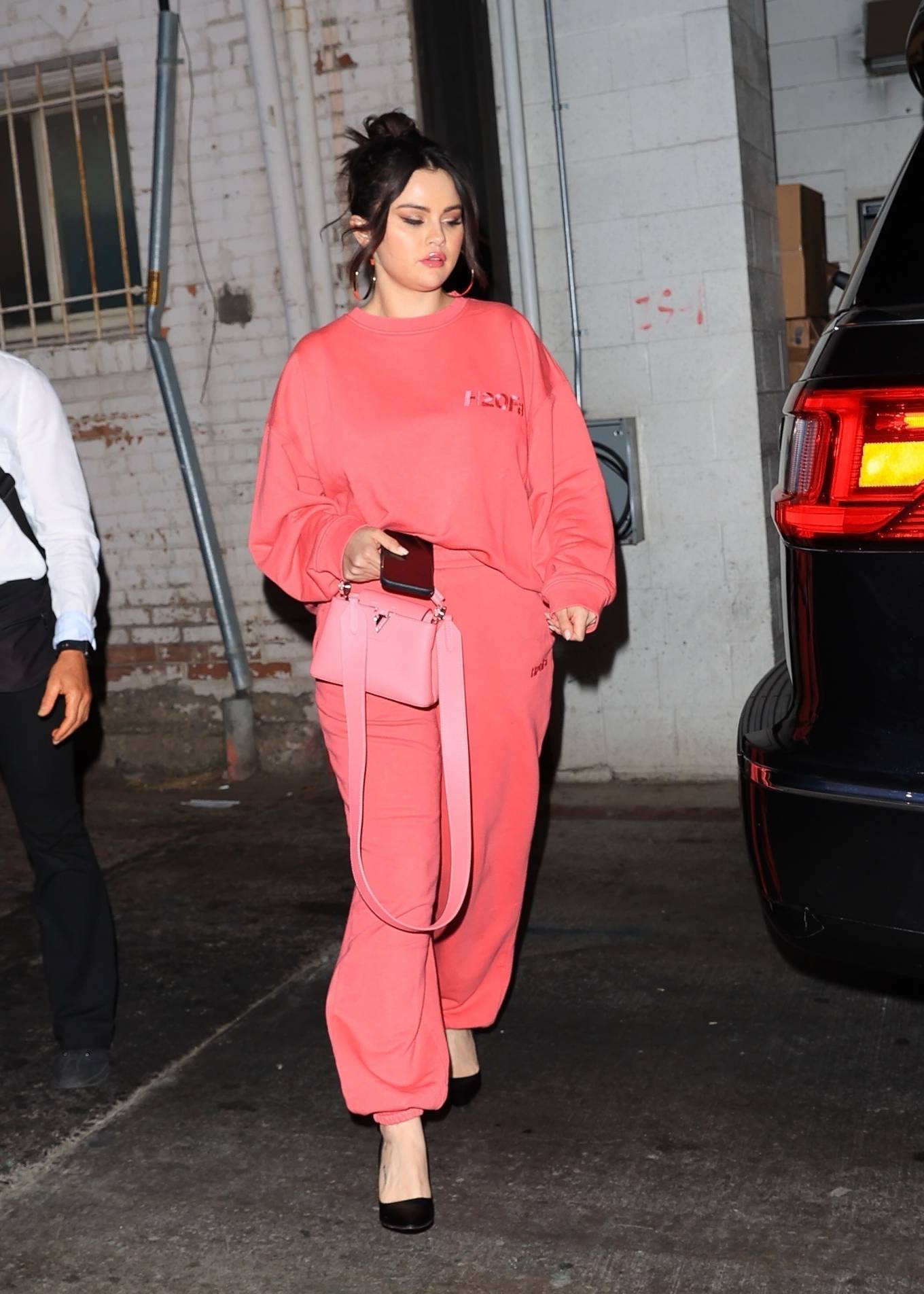 Selena Gomez 2021 : Selena Gomez – In pink as she leaves a late dinner at Wallys restaurant in Beverly Hills-10