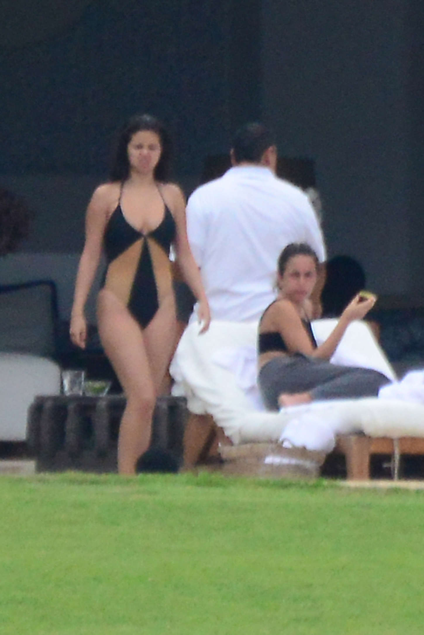 Selena Gomez 2015 : Selena Gomez in Swimsuit -12