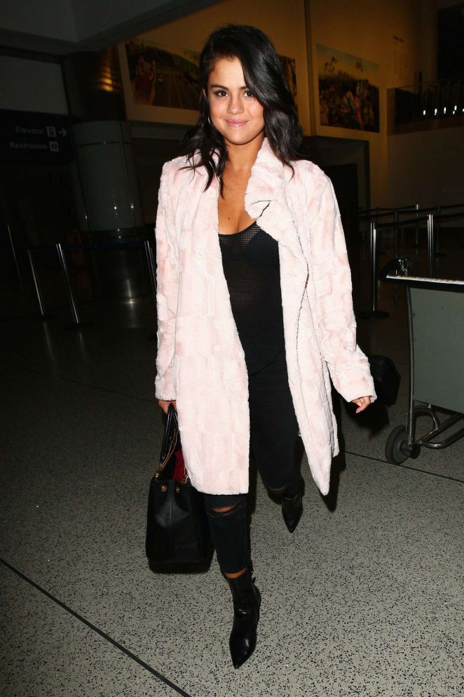 Selena Gomez - LAX airport in LA