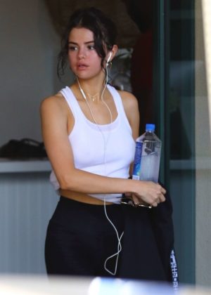 Selena Gomez - Leaving the gym in LA
