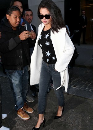 Selena Gomez - Leaving the Louis Vuitton Office in Paris