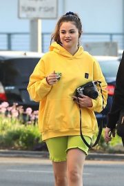 Selena Gomez - Shops with friends at Gelson's in Los Angeles