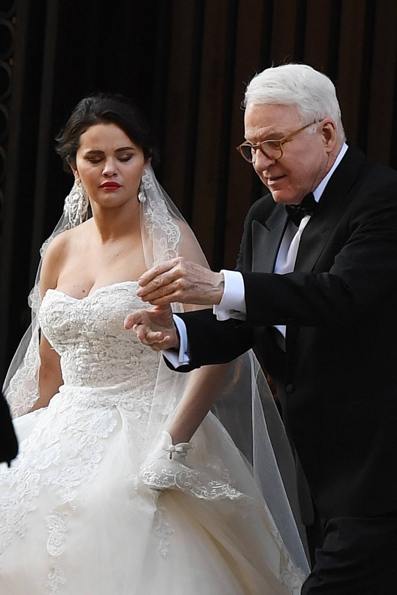 Selena Gomez 2023 : Selena Gomez – Wears a wedding dress while filming Only Murders in the Building in NY-05