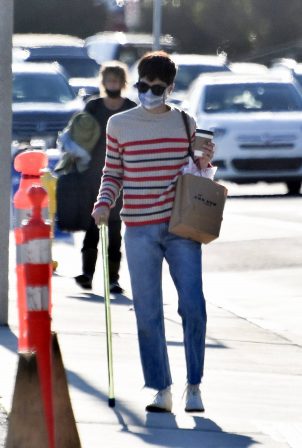 Selma Blair - In jeans and a striped sweater at the Malibu Pier
