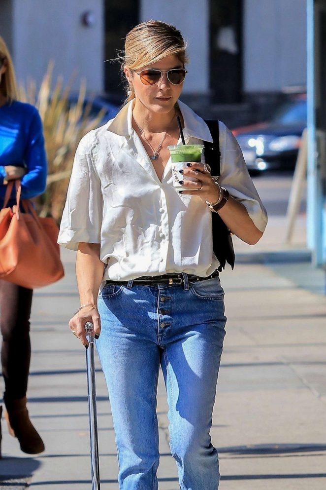 Selma Blair in Jeans at Alfred's coffee in Studio City