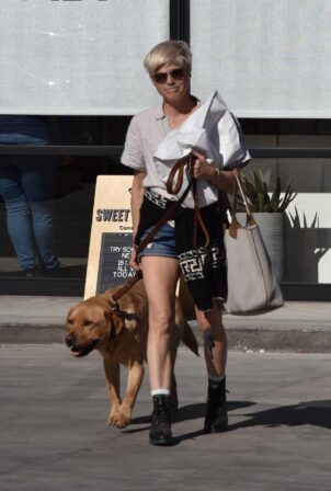 Selma Blair - Seen with her service dog along for a trip to Sweet Flower Cannabis store