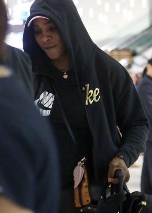 Serena Williams - Arrives at Perth Airport