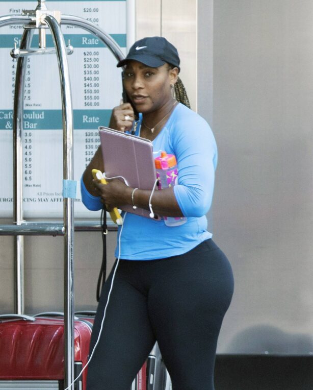 Serena Williams - Arriving to her hotel in Toronto