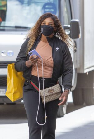 Serena Williams - shopping at the Gucci store in Rome