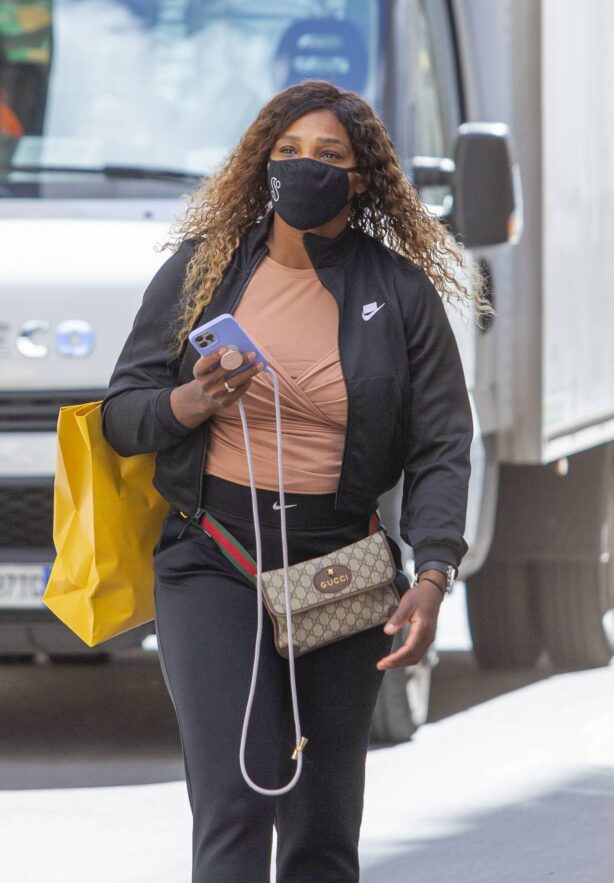 Serena Williams - shopping at the Gucci store in Rome