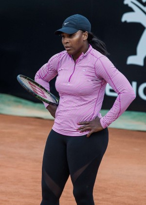 Serena Williams - Training at the Center Court in Rome