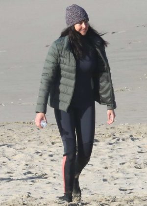 Shailene Woodley - Filming 'Big Little Lies' in Sausalito
