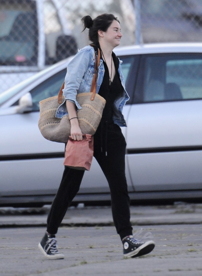 Shailene Woodley - On set of 'Big Little Lies' in Hollywood