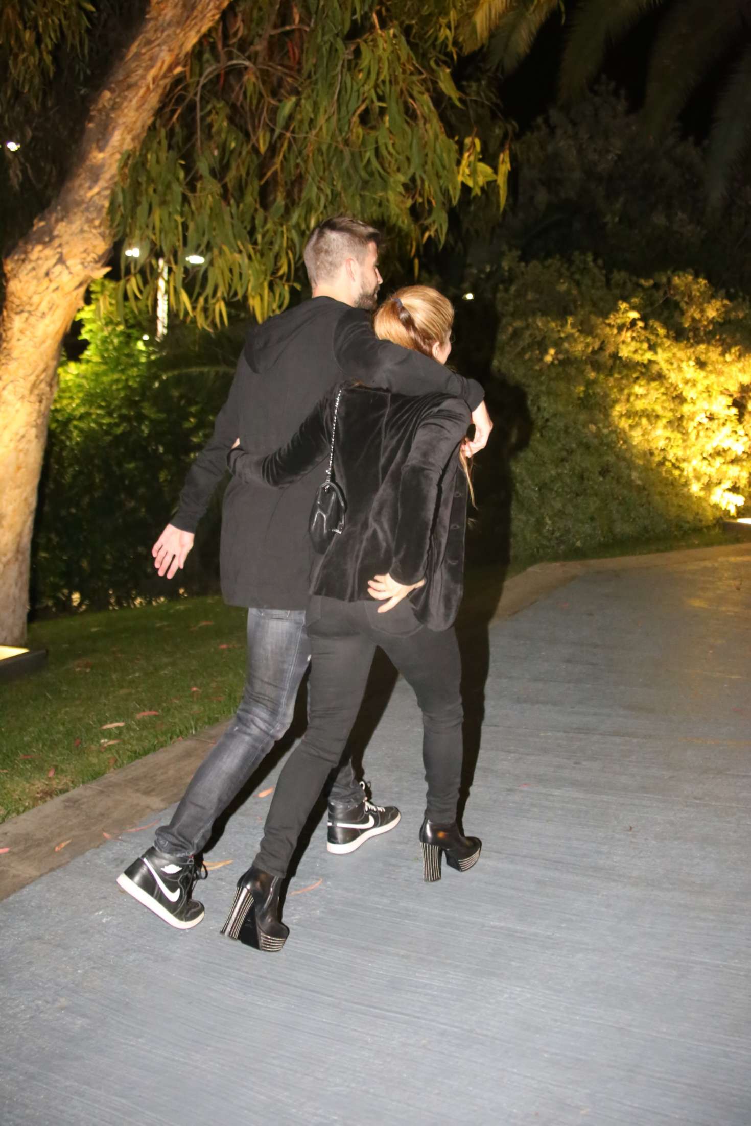 Shakira 2018 : Shakira and Gerard Pique our to dinner in Barcelona -01
