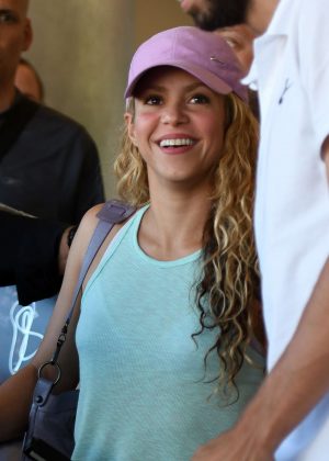 Shakira - Arrives to Miami International Airport