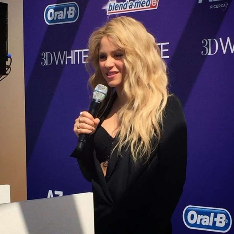 Shakira 2015 : Shakira: European Launch of Oral B 3D White Whitestrips -20