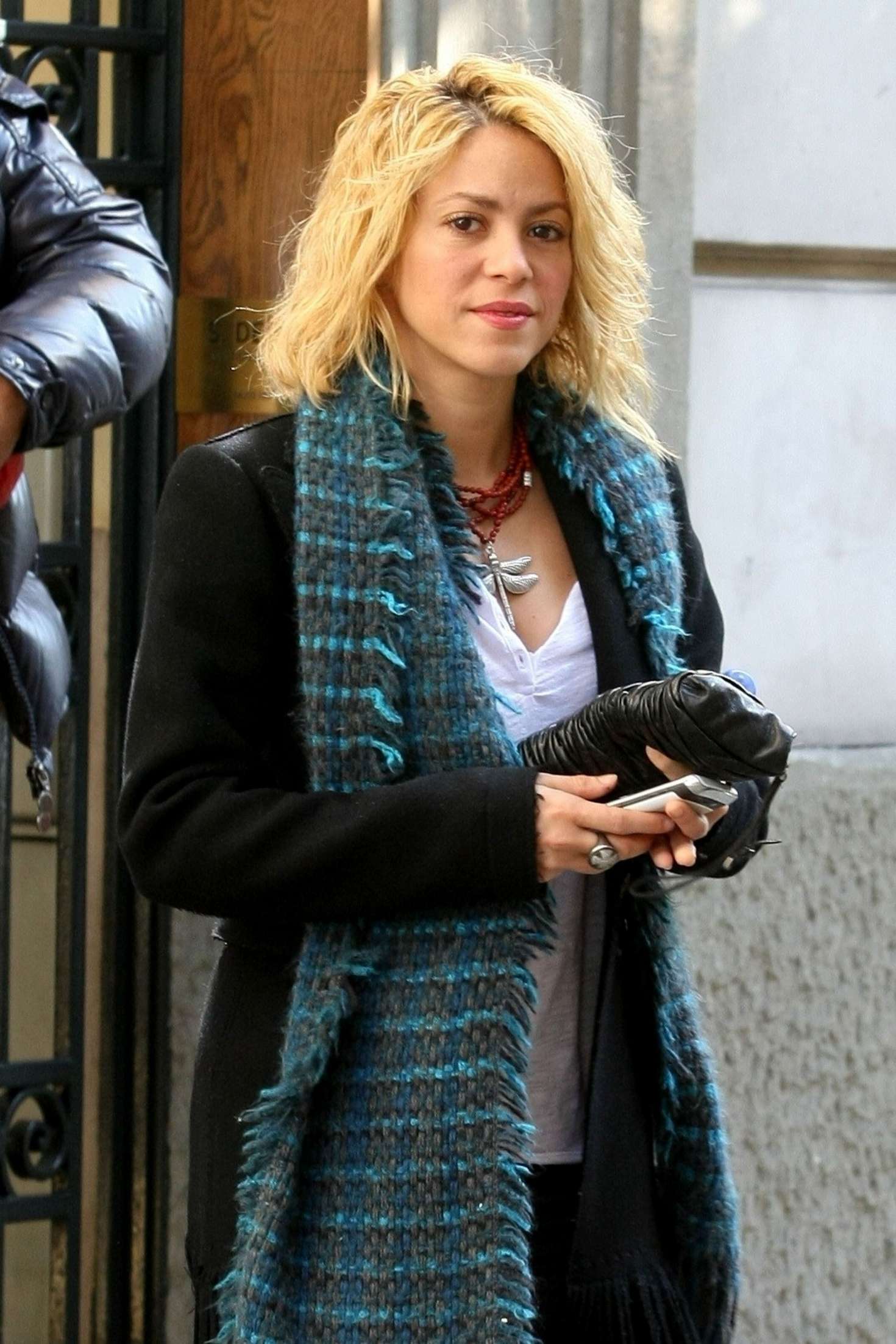 Shakira - Out in Barcelona