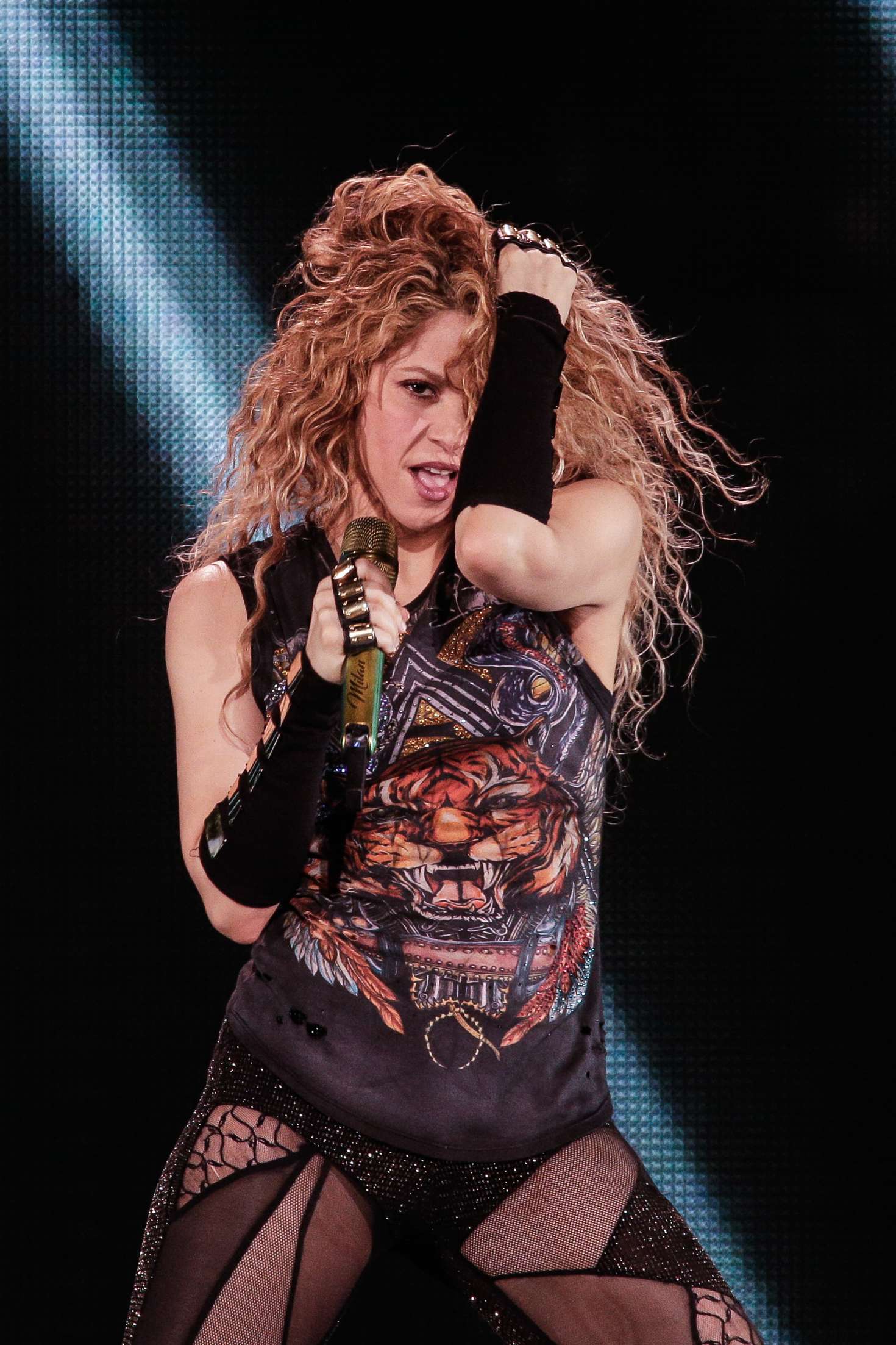 Shakira - Performing at 'El Dourado Tour' in Bordeaux